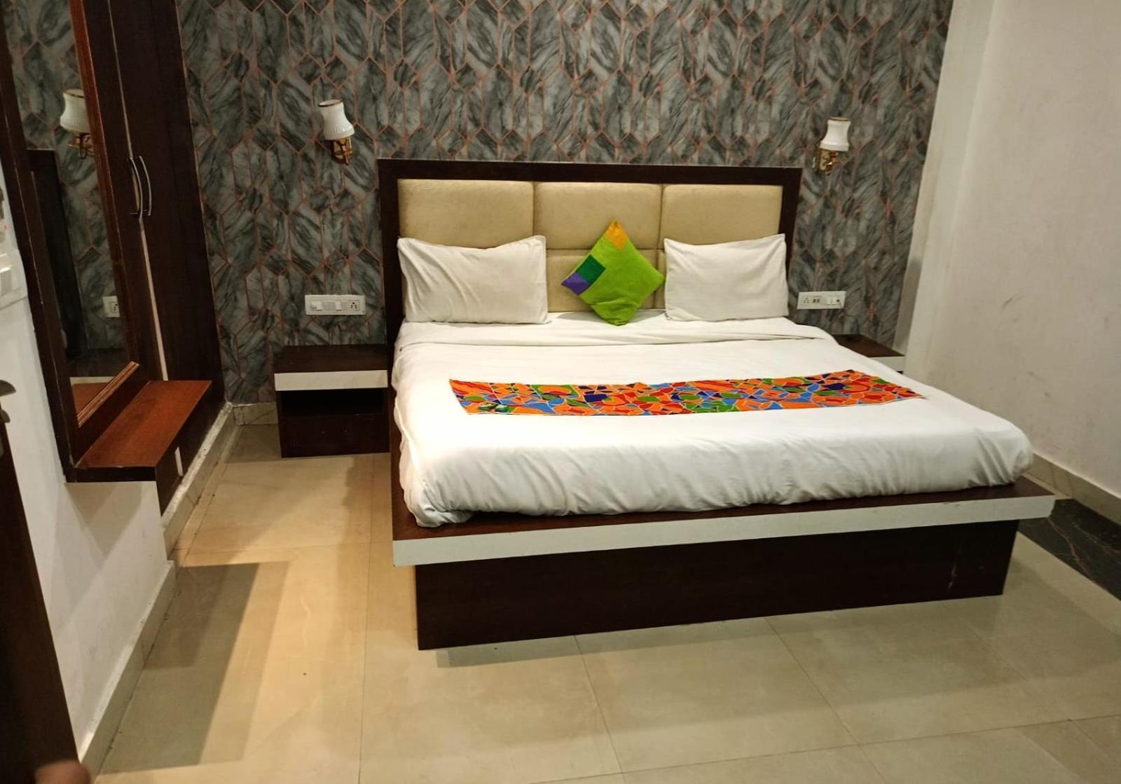 Townhouse 03 Hotel Агра Екстериор снимка