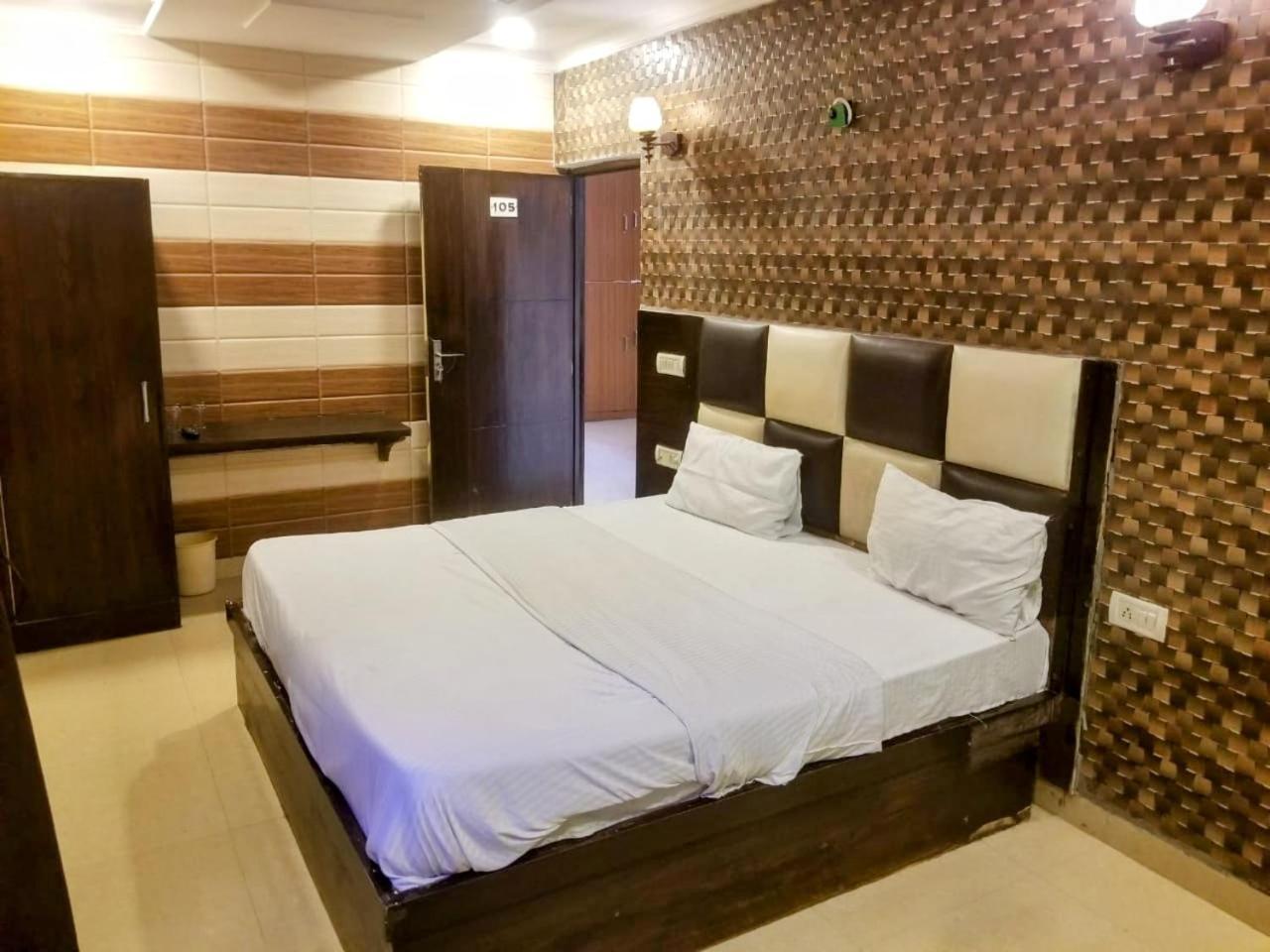 Townhouse 03 Hotel Агра Екстериор снимка